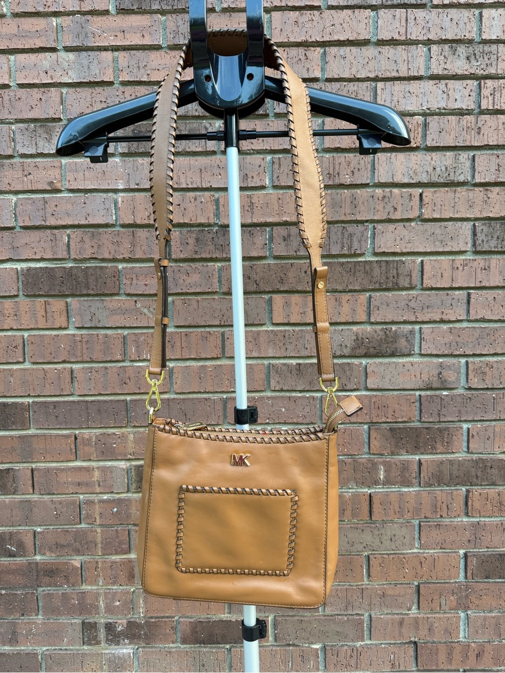 Michael Kors Gloria Whipstitch Leather Pocket Crossbody Swing Pack Bag Acorn EUC